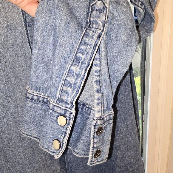 ๐Gap 1969 Western Denim Shirt - Classic Light Wash - XL Tall - Picture 10 of 10